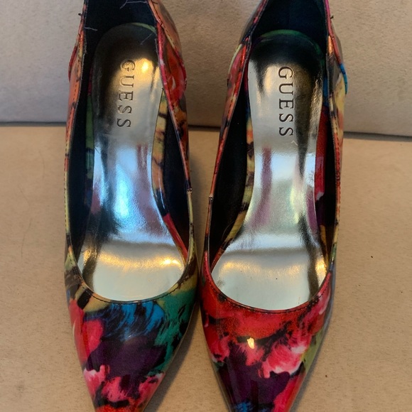 Shoes by Guess - Picture 4 of 4